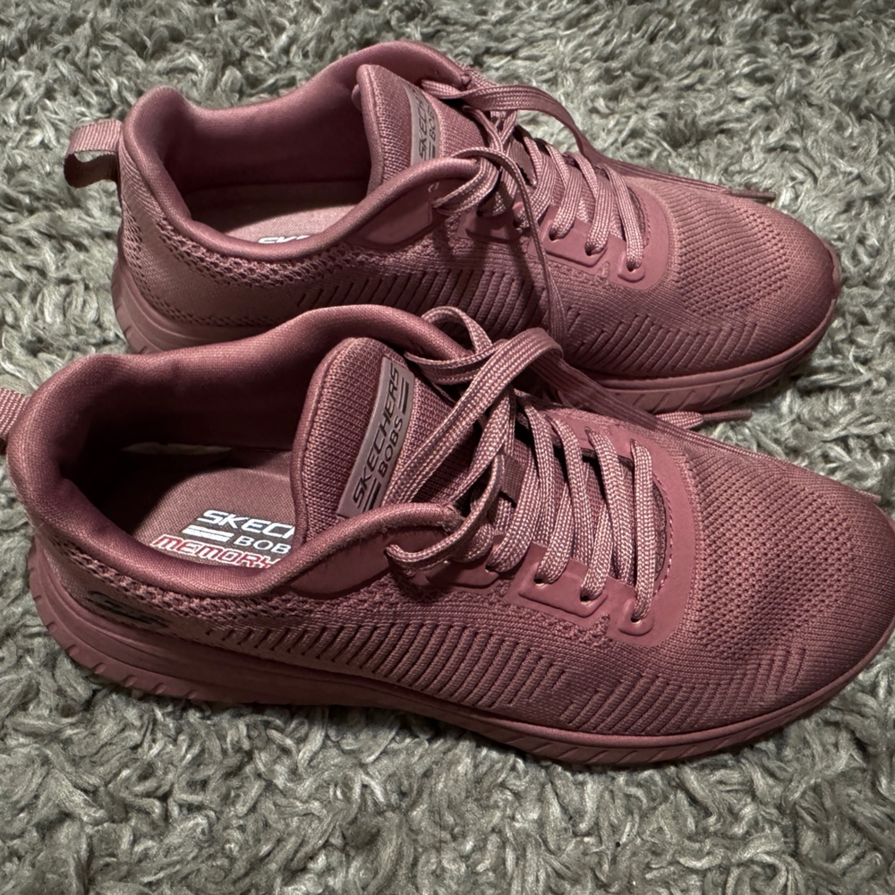 Skechers Women's Mauve Sneakers